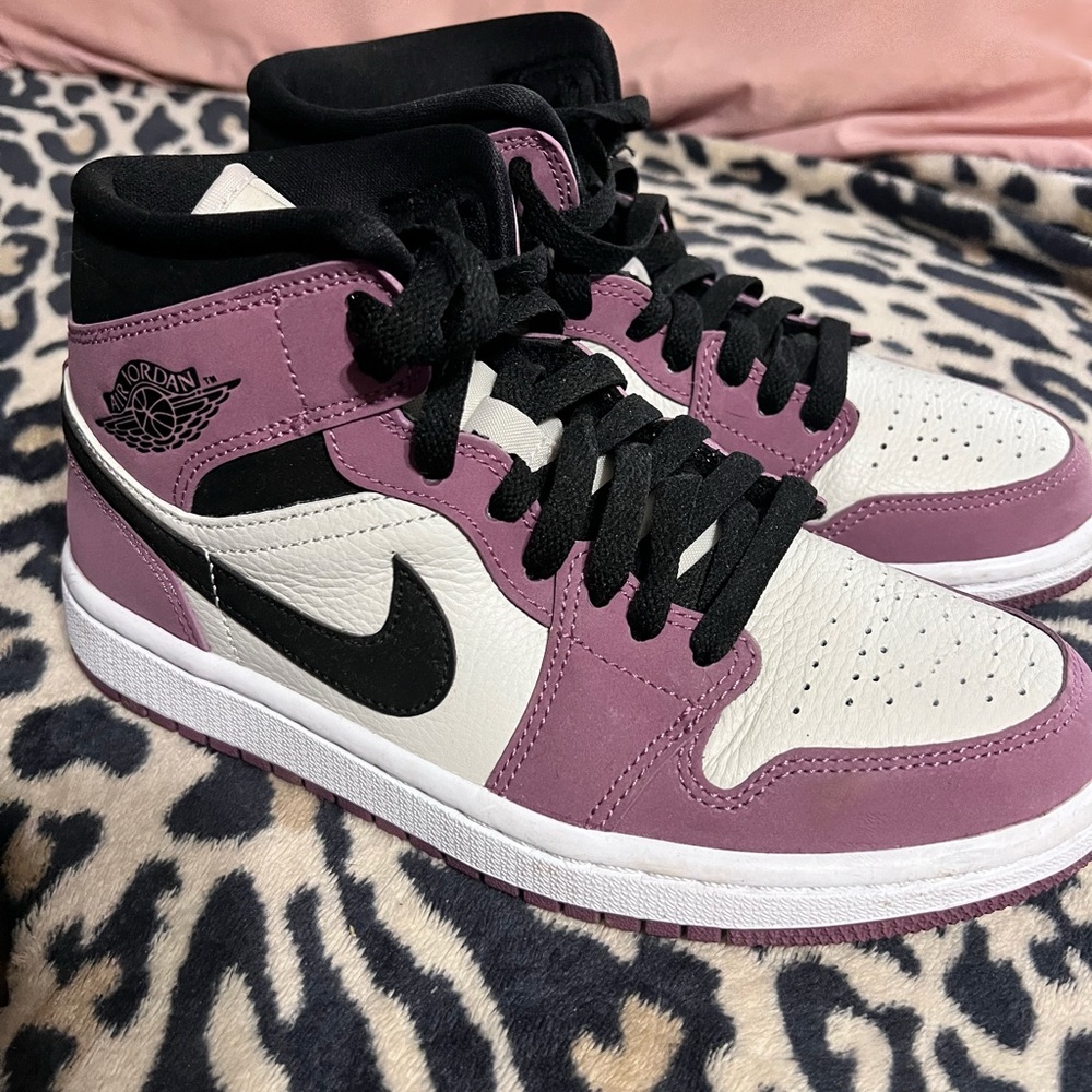 jordan 1 mids
